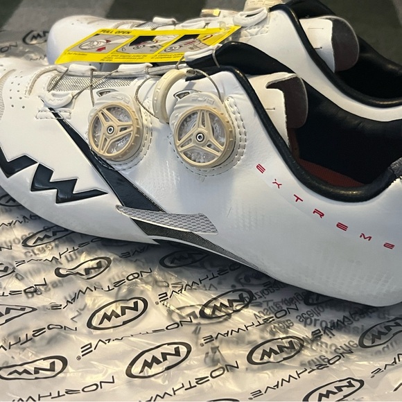 New IN BOX - NW White and Black Men's Athletic Cycling Shoes - brand new! - Picture 12 of 17